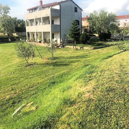 Appartamento Lory A Three Bedroom With A Bbq *