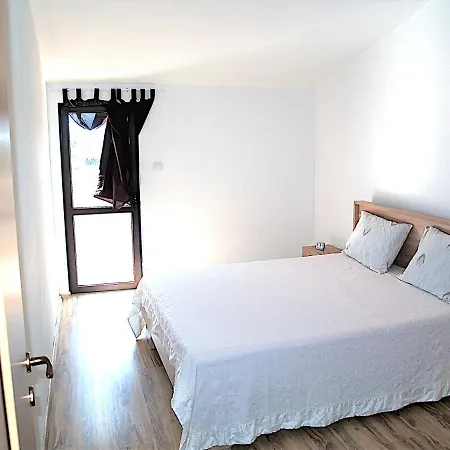 Appartamento Lory A Three Bedroom With A Bbq *