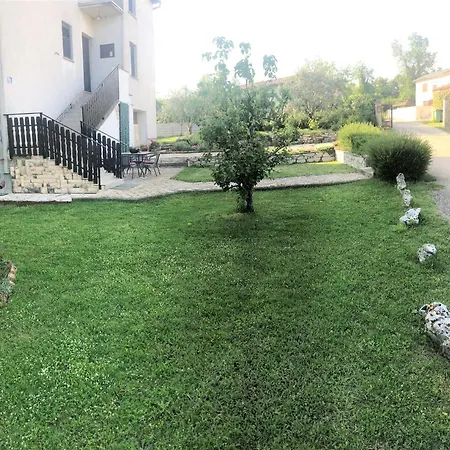 Appartamento Lory A Three Bedroom With A Bbq