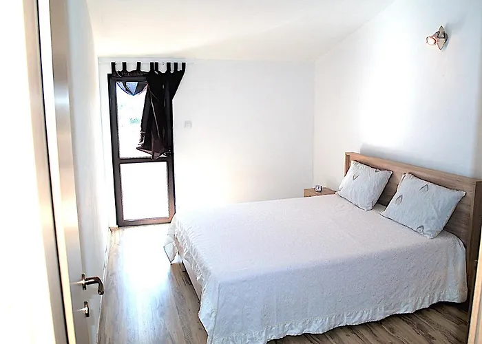 Apartman Lory A Three Bedroom With A Bbq *