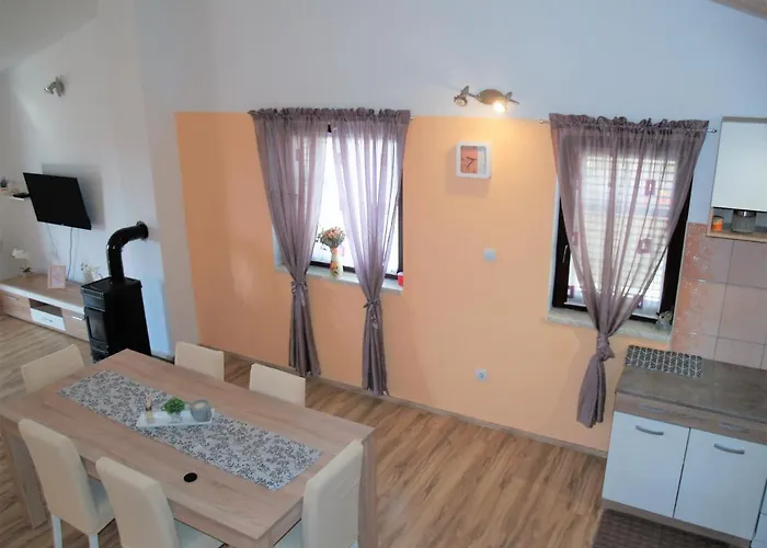 Lory A Three Bedroom With A Bbq Apartman