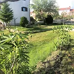 Lory A Three Bedroom With A Bbq Apartman Divsici