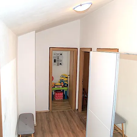 Lory A Three Bedroom With A Bbq Διαμέρισμα Divšići