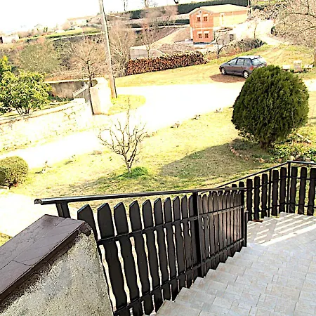 Lory A Three Bedroom With A Bbq